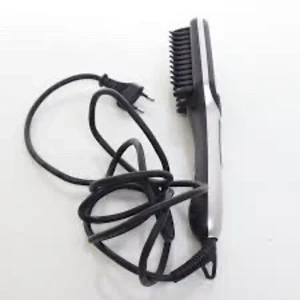 Straighter + brush  - Infinity by Melissas värmeborste. Säljer för ca 270kr, köpt för ca 700kr 3 heat settings, PTC heating, 360 grader swivel cord. Inte använd.