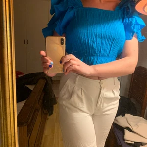 Blå topp - Säljer min somriga blåa topp från Ginatricot.