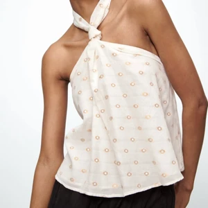 Linne från zara - Supergulliga linne från zara som jag råkade beställa dubbletter av. Storlek M men skulle säga att den passar S-L eftersom det är resår och man knyter den själv efter önskad passform