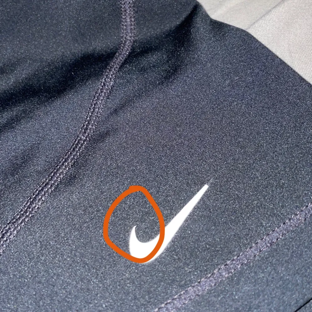 Nike PRO träningsshorts i stl, XS 🖤 otroligt bekväma & användbara! (Nike loggan framifrån har ytterst smått luckrat upp sig, men inget man tänker på). Övrigt.