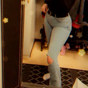 Vida jeans - Vida jeans från ginatricot som jag inte använder längre då det inte är min stil, så fina och ger en former, inga defekter. Köparen står för frakten💞