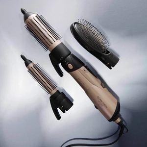 Varmluftsborste  - Säljer min varmluftsborste från Björn Axén! Använd fåtal gånger och fungerar toppen! Nypris ligger på 500 och jag säljer för 450 inklusive frakt. (Priset kan diskuteras vid snabb affär)