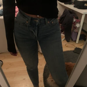Jeans - Mom jeans? Fina men används inte, strl XS men passar S. Modellen heter Cone från lager 157