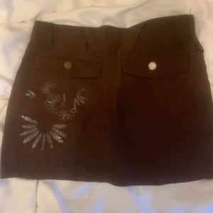 Kjol - Skit snygg Brun tjol med lite mönster bakom köpte nyligen