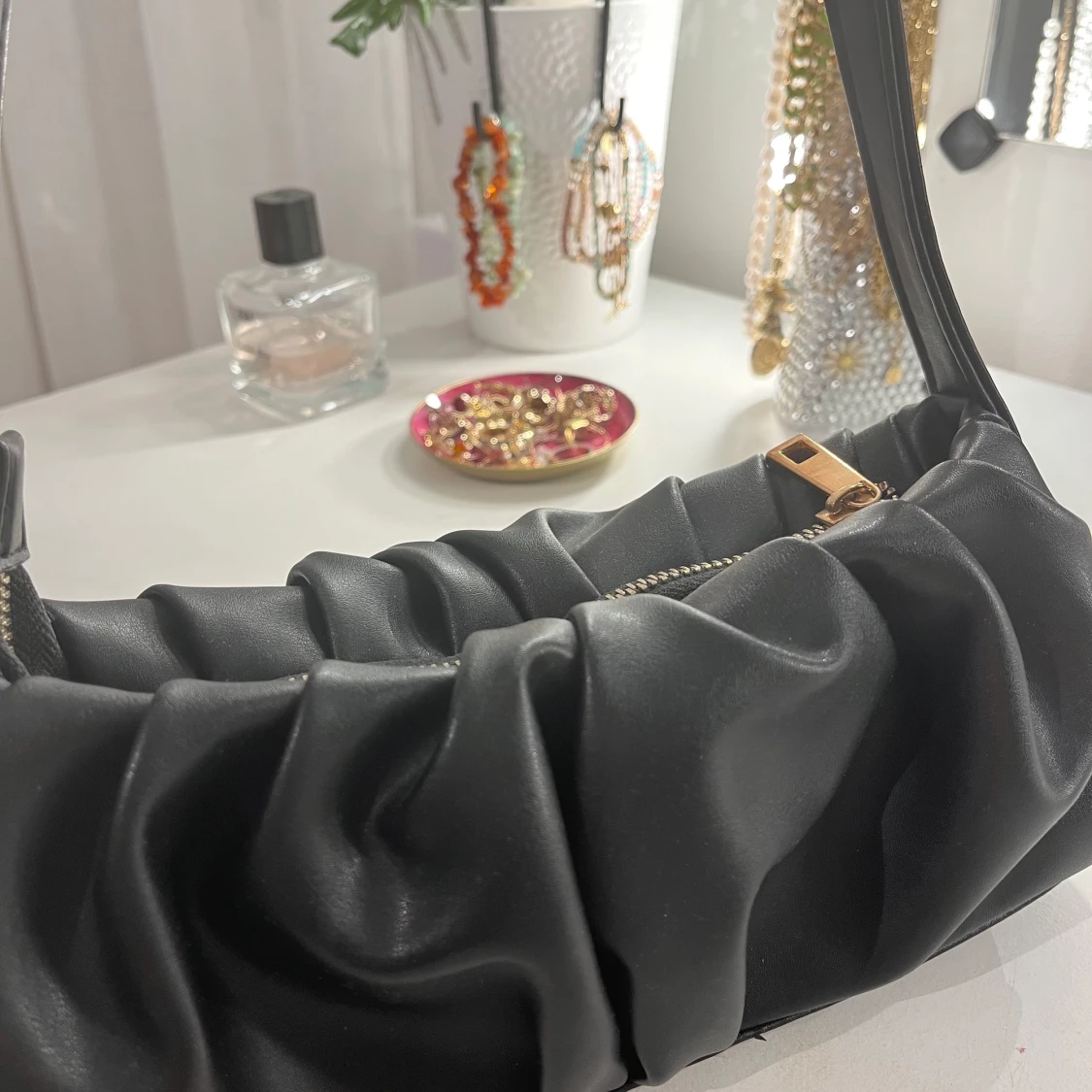 Svart axelväska  - 90