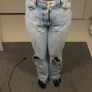 Jeans XL - Köpte jeansen från Tise men dom är för stora för mig har inte använt dom skriv privat för fler bilder😊