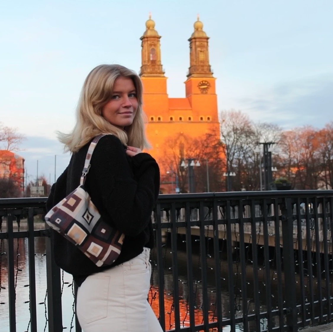 Brun beige väska med stora rutor