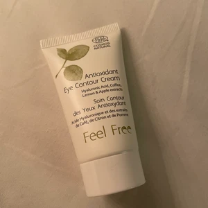 Oanvänd ögonkräm - En ögonkräm ifrån märket Feel Free. Kommer ifrån glossybox och är aldrig öppnad. Spårbarfrakt är möjlig.🤍🌱