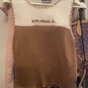 Stickat linne - Storlek L men passar s-m