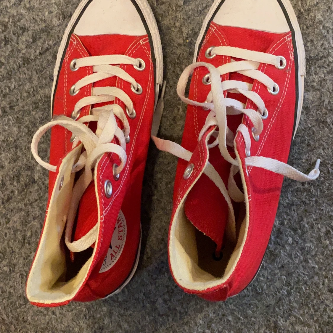 Röda converse  - 90