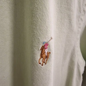 Polo Ralph Lauren skjorta. S - En väldigt få gånger använd polo Ralph Lauren skjorta i storlek Small. 
