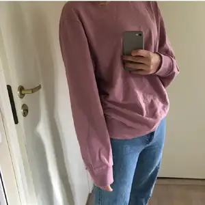 Nästan helt oanvänd rosa tröja från Asos💕 Stl: M!