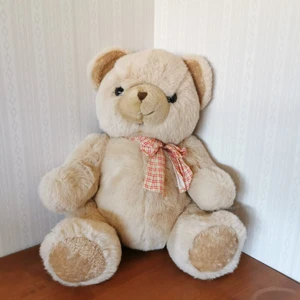 Stor nalle 41cm - Jättesöt gosig stor nalle 41cm 🐻. Kan hämtas från Kumla eller Stockholm. Kan fraktas mot fraktkostnad. 