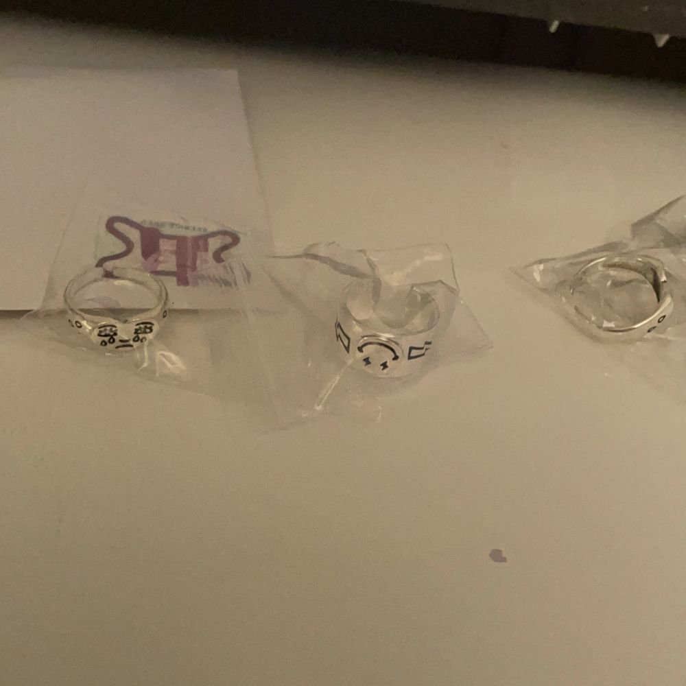 89kr/st i sterlingsilver och rostfritt stål❤️ självklart RABBAT vid köp av flera SKRIV OM DU ÄR INTRESSERAD💖 Väldigt få kvar av varje sort just nu!. Accessoarer.