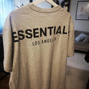 Over-sized t-shirt  - Andväd ett par gånger, väldigt fint skick. Storlek M. 