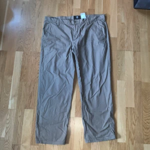 Timberland byxor, W38 L30~31 ish  - Ett par bruna / baige timberland byxor, Längden står inte men dem är runt 30 till 31