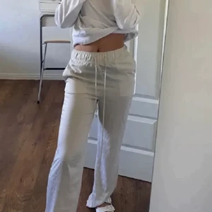 Linnebyxor - Populära slutsålda linnebyxor från hm, 200kr+frakt💕 buda!  Buda privat! budgivning slutar 17 november 