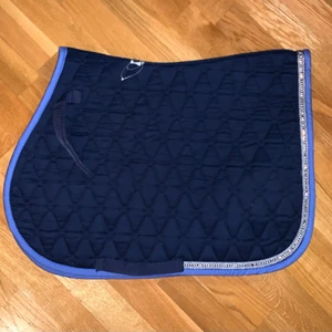 Schabrak  - Testar att sälja ett schabrak här.                   Ett oanvänt schabrak från Fairfield i strl.cob. Säljer pga av fel storlek. Hör av dig vid intresse eller frågor 😊