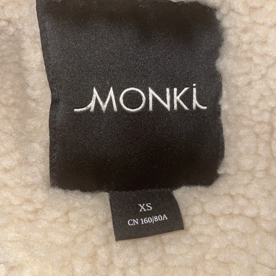 Svartvit oversized Sherlingjacka  - 91