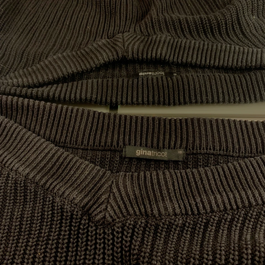 Svart stickad tröja - 90