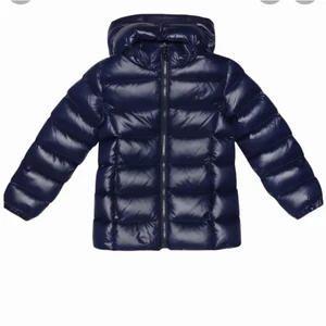 Ralph lauren jacka - Säljer nu min mörkblåa Ralph lauren jacka, super fint skick! Nypris 2000kr
