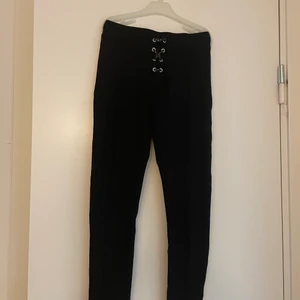 Svarta leggings  - Ett par svarta leggings som nästan aldrig är använda i storlek 122-128 