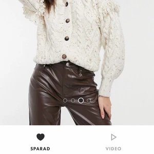 Jacka  - Helt ny kofta från vila. Fick som present. Säljer pga inte min stil.