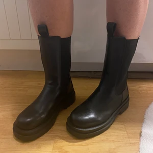 Chunky boots - Jättefina ! Det är en liten 39, så passar en 38 . Nya!