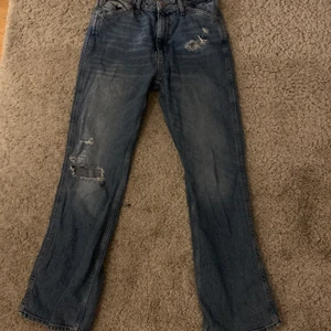 Zara jeans  - Fina jeans från zara i stl 36. Använda fåtal gånger. 