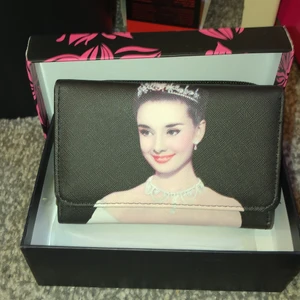 Purses new in boxes  - Purses new in boxes bought them but I have two many to use at one time… just been sitting in cupboard  colours black/pink.& peach/pink £20 each or both for £30 