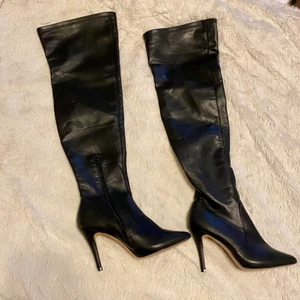 Helt nya High heel boots. Gratis frakt.  - Storlek 40. Helt nya. Från Belle Woman . 