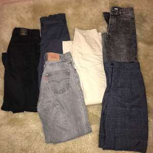 Här har vi massa olika byxor och jeans för alla olika stilar. Skriv gärna om ni ser något ni gillar💕 Pris kan diskuteras 