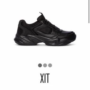 XIT - Kollar nu intressekoll på mina älskade svarta sneakers ifrån XIT. Har användt dom 1 gång så dom är så gott som nyskick! Skorna är jättesköna och bra kvalitet! 150kr+frakt💝💝 