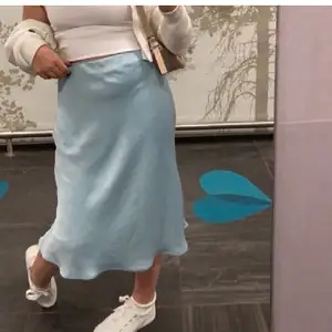 Säljer denna kjol från bikbok💞(lånad bild)