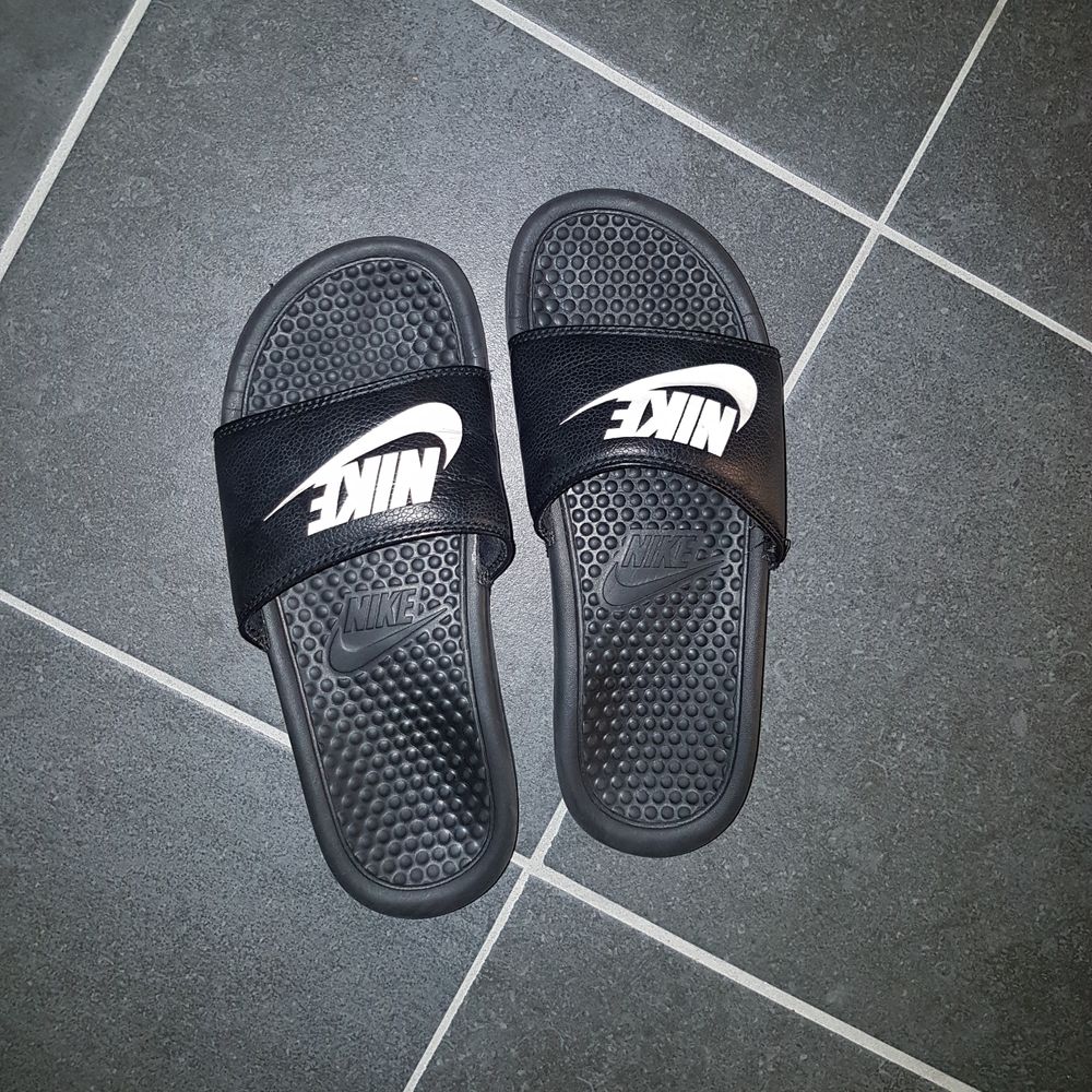 Nike tofflor - Nike | Plick Second Hand