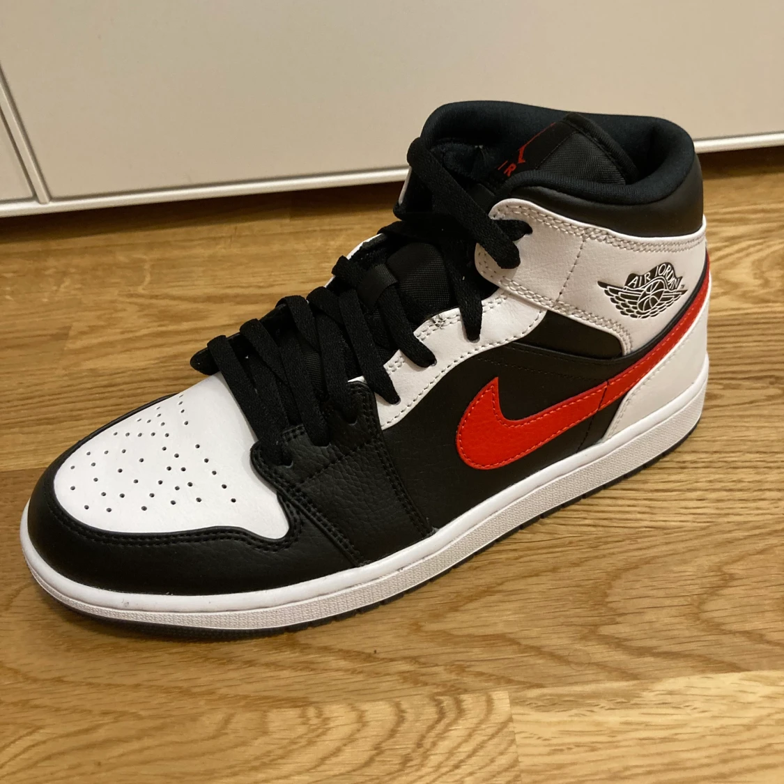 Jordan 1 mid Chille Red - 90