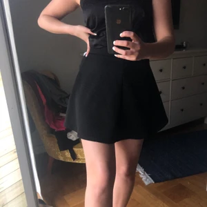 Tennis kjol - Fin kjol som är lite för liten för mig, kan frakta eller mötas upp🦋