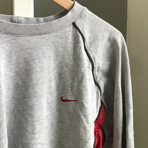 Vintage nike - Vintage Nike med snygga detaljer! Fint vintage-skick