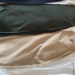 2st pennkjolar - 200kr för båda. Sparsamt använda