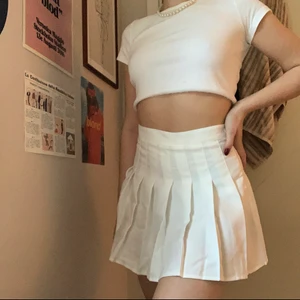 Golf kjol - jätte söt golf/tenniskjole jag har köpt på depop. den är helt oanvänd☺️ BUDA I KOMMENTARERNA jag är en xs-s och den passar mig perfekt! Kolla gärna in min sida om du hittar något annat♻️