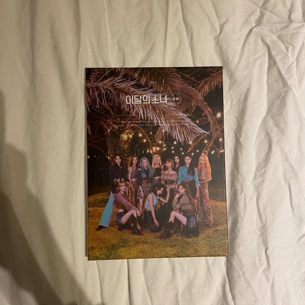 Loona album, aldrig använt! Pcs ingår<3 du står för frakten<3. Övrigt.