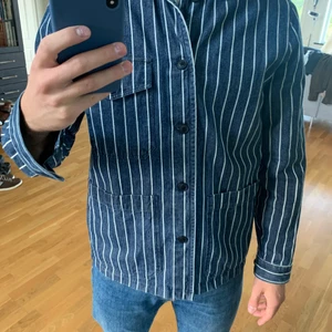 Blårandig skjorta från A Day’s March - —