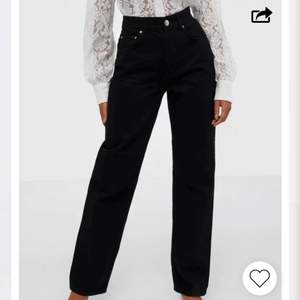 Snygga svarta jeans från Gina strl 36, säljer pga lite för korta på mig som är 170