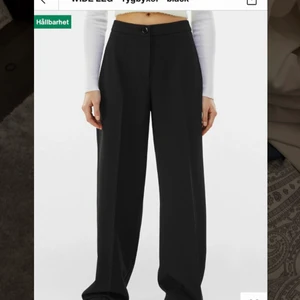 kostymbyxor  - Snygga kostymbyxor från bershka som inte kmr till användning längre🥰
