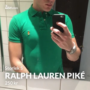 Ralph Lauren Piké - Storleken är lite för liten för mig därför säljer jag den, plagget har smal passform och är i S