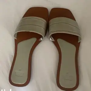 sandaler från zara st 39, aldrig använda