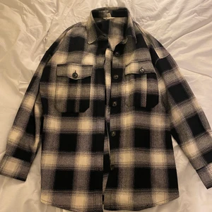 Oversized skjortjacka  - Super fin skjortjacka passar bra nu till hösten🍂🍁