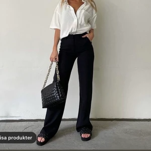 Madlady kostym i storlek S L32 - Använda ett fåtal gånger därav i bra skick, storlek S L32 