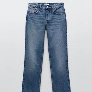 Zara jeans - Ett par midrise straight jeans från Zara❤️‍🔥