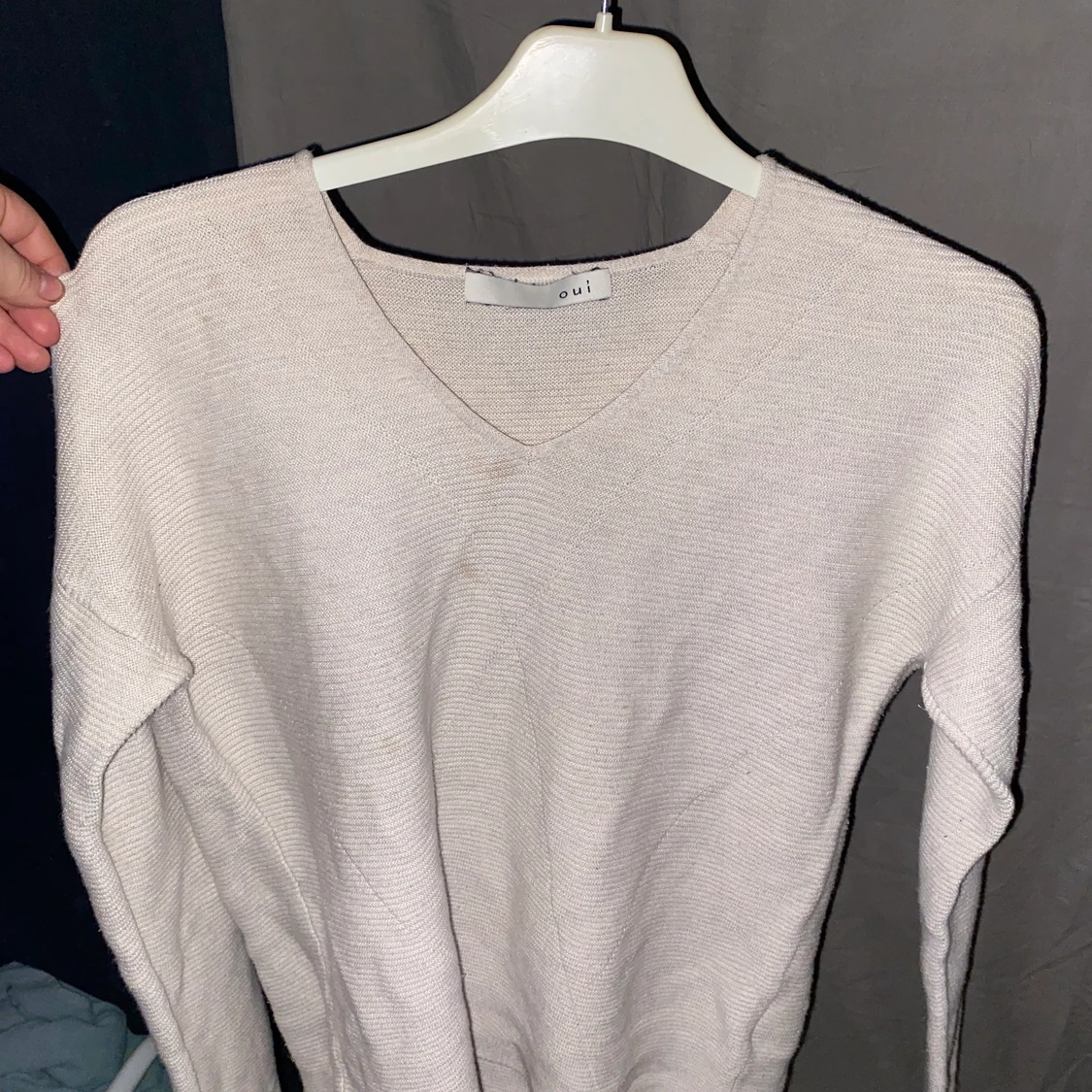 Ribbad tröja med lite vringning!